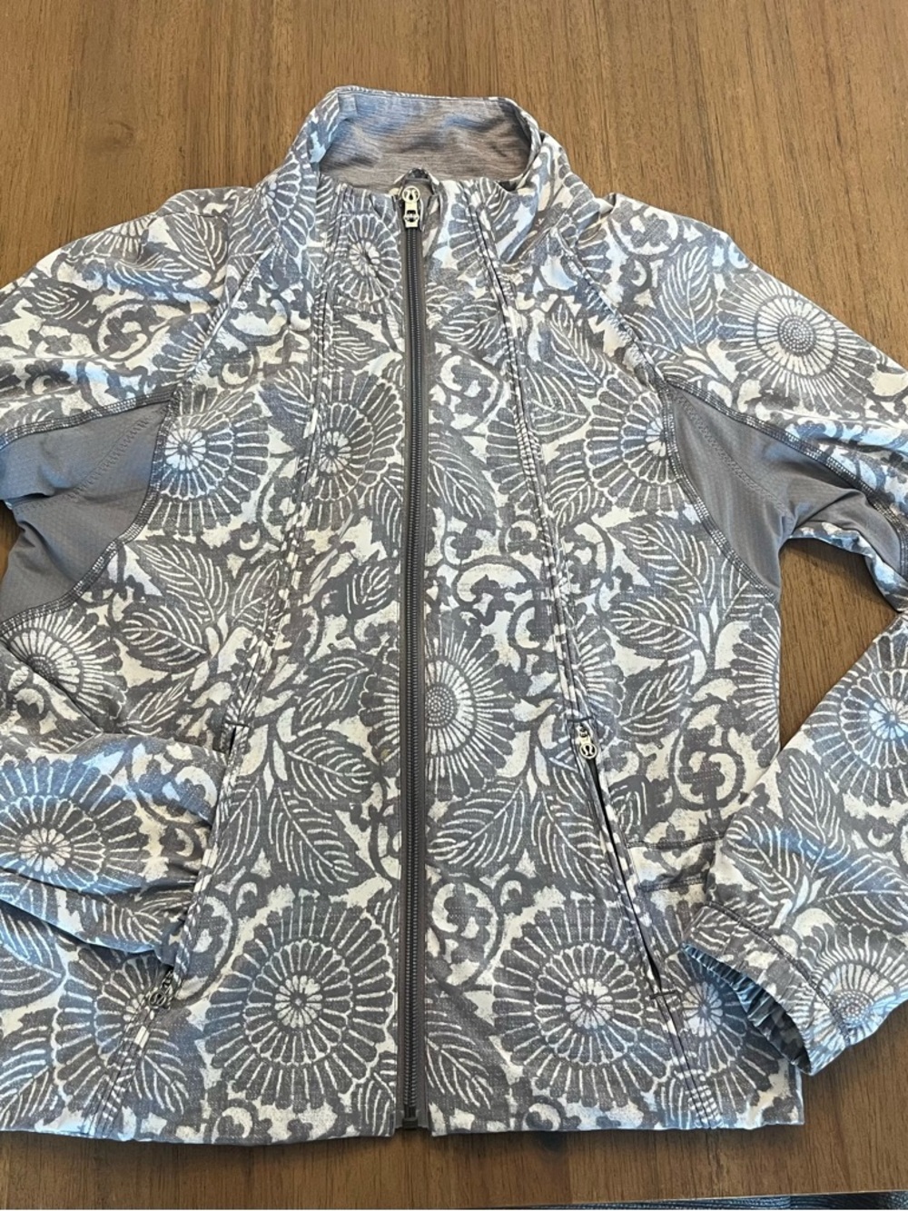 Lululemon | Travel To Track Jacket Beachy Floral White Fossil Size 6